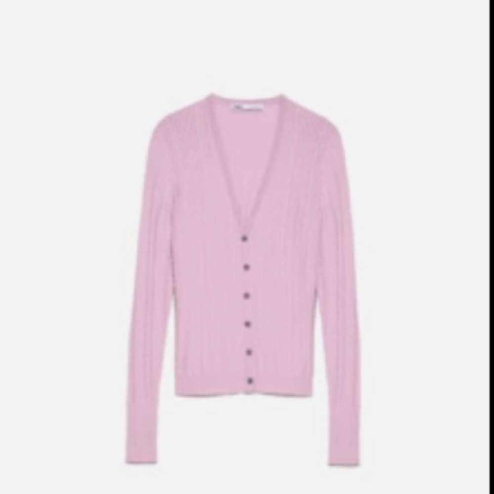 JEWEL BUTTON CABLE-KNIT
PINK